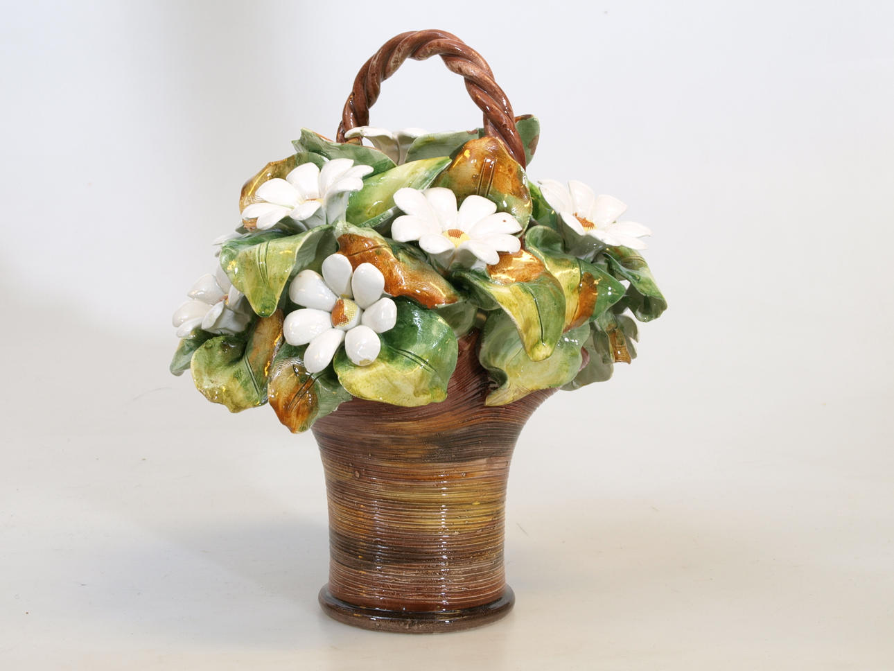 BORDSDEKORATION, porslin, Blomsterkorg, Italien, 1970-tal.