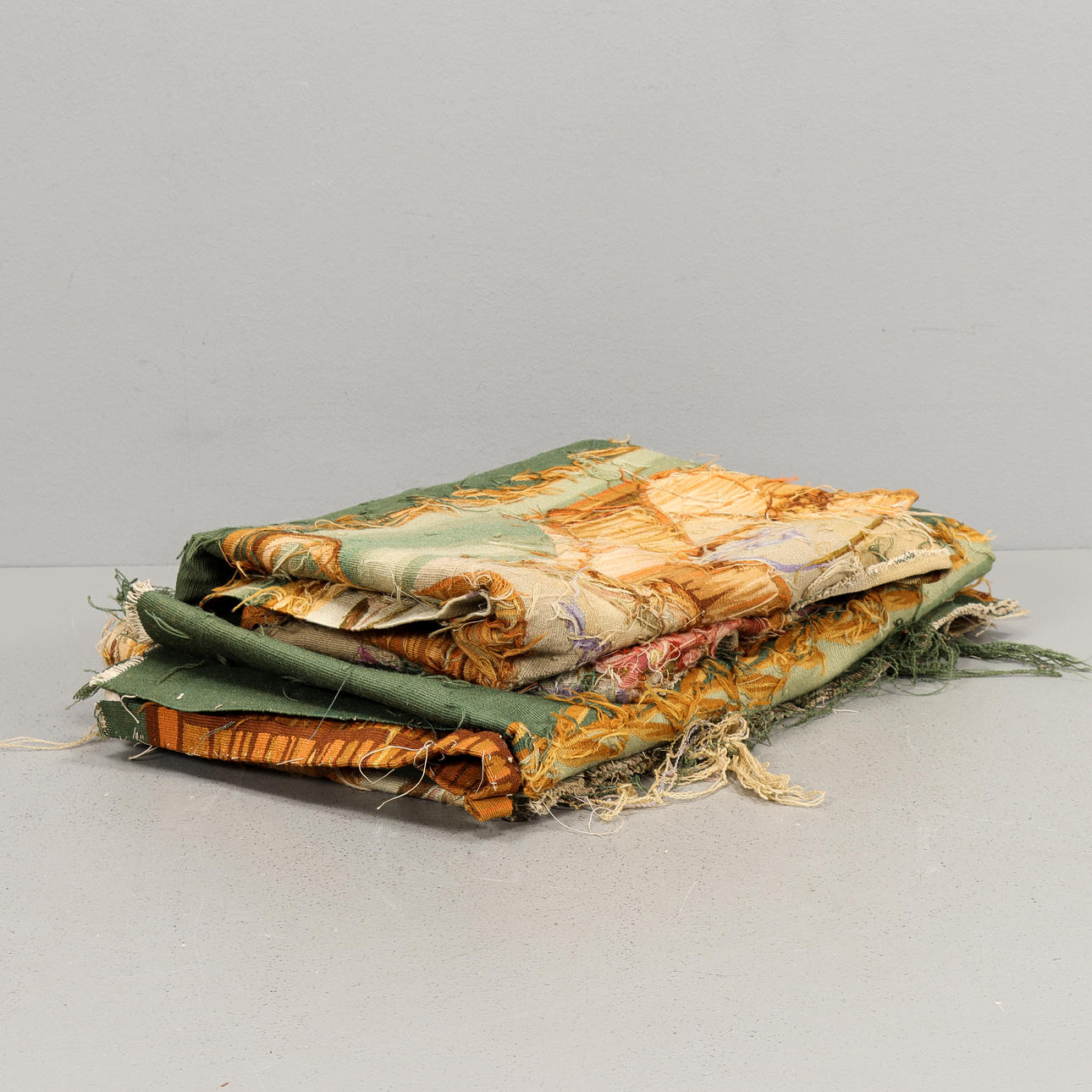 TEXTILES antiguos, 3 piezas.