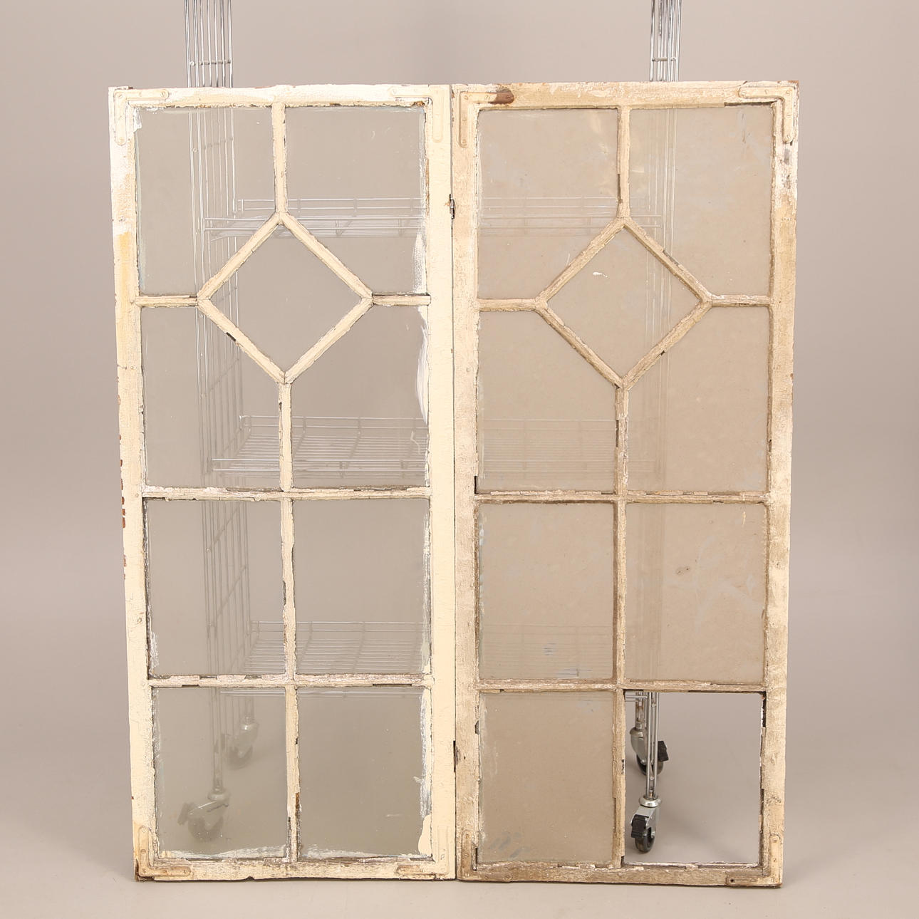 FÖNSTER, ett par, englas, spröjsade, 9 rutor/st, vit/vit, 1860/70-tal.