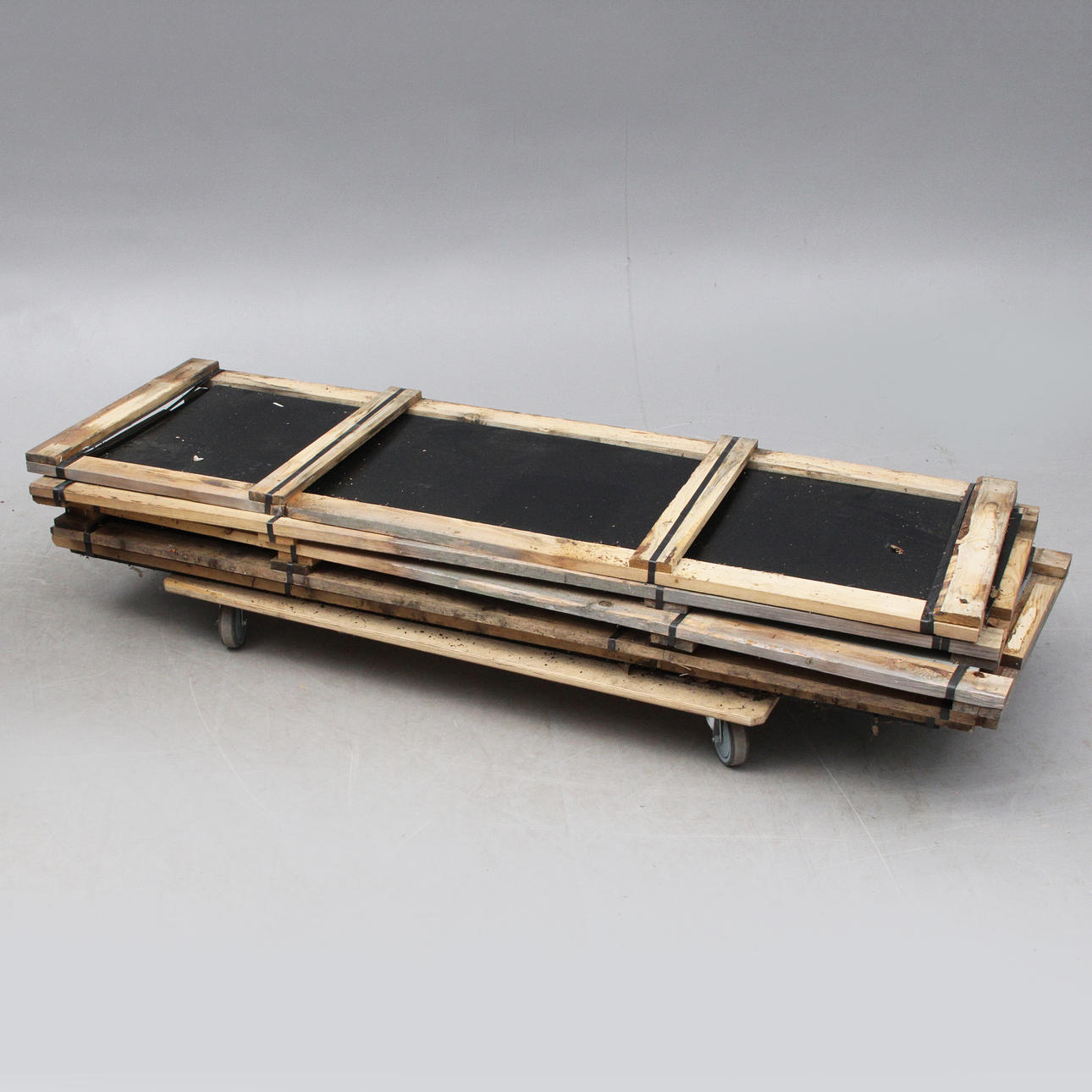 CHIMNEY WALLS, metal.