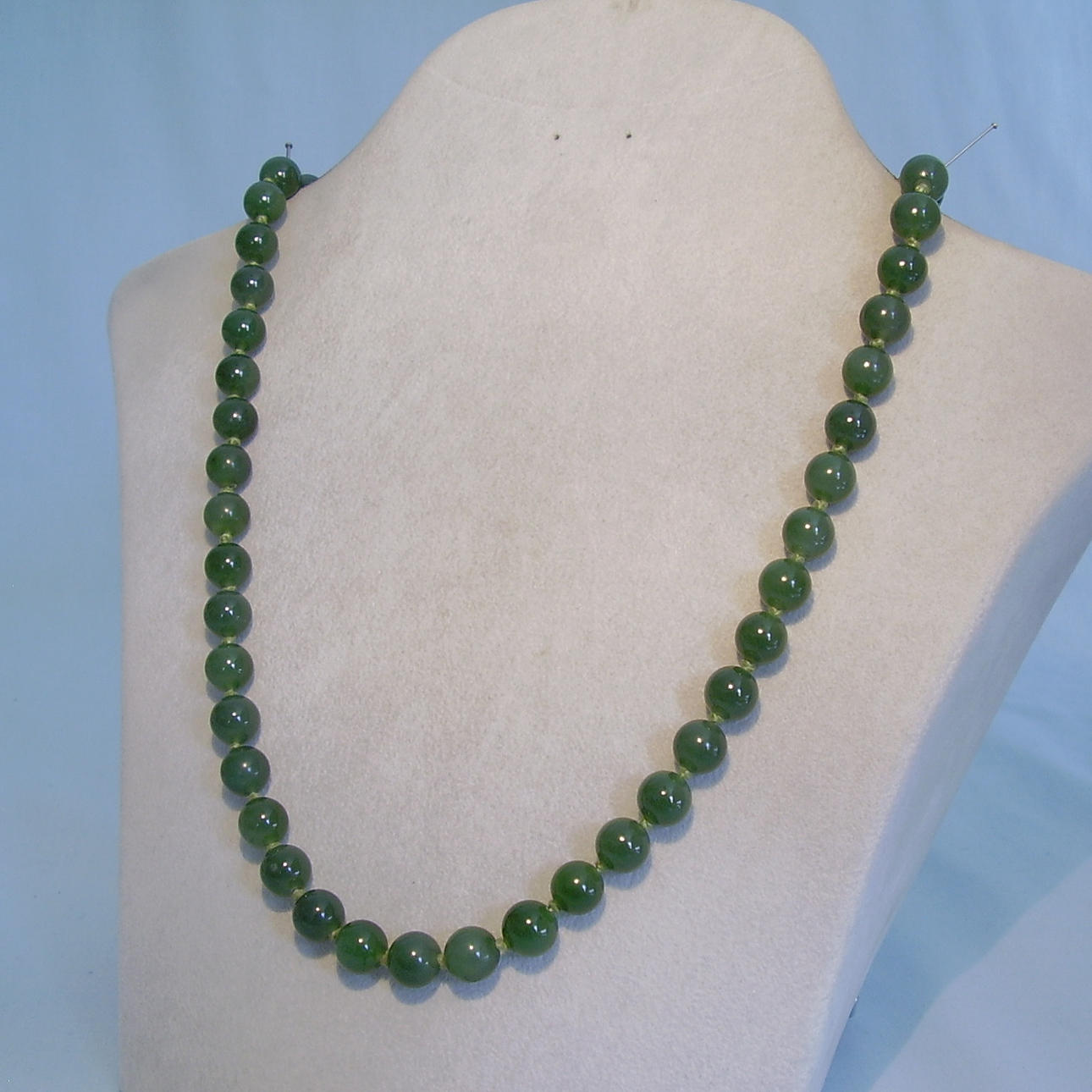 JADE HALSBAND längd 63 cm Kanada jade.