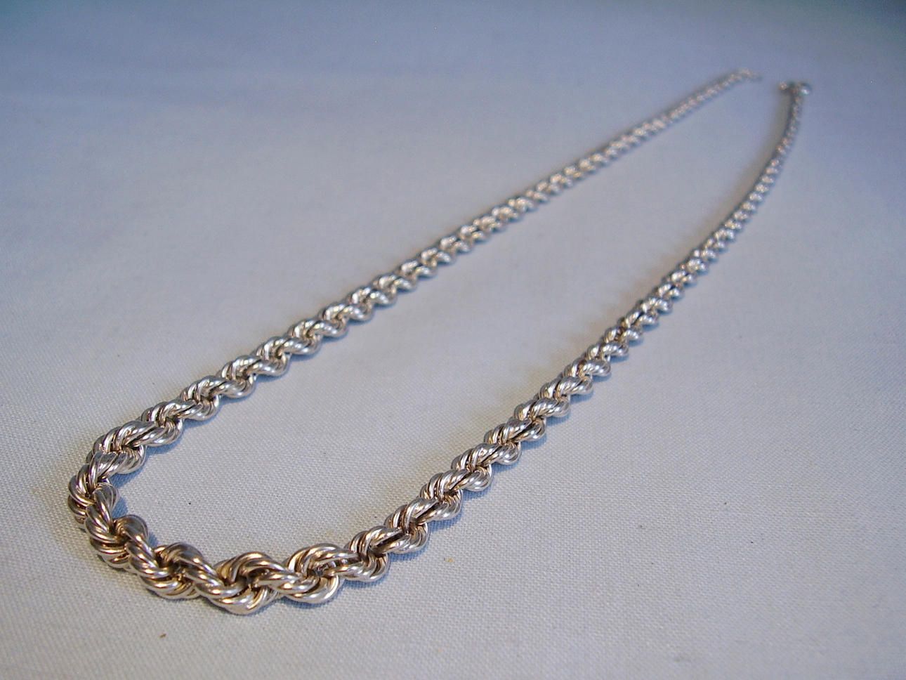 SILVER HALSBAND SLADD KEDJA silver.