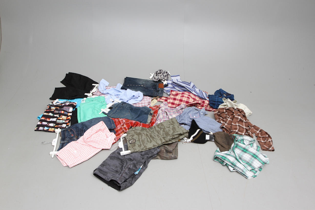 NYA KLÄDER, ca 26 del, storlek S/28/30, konkursen efter first aid.