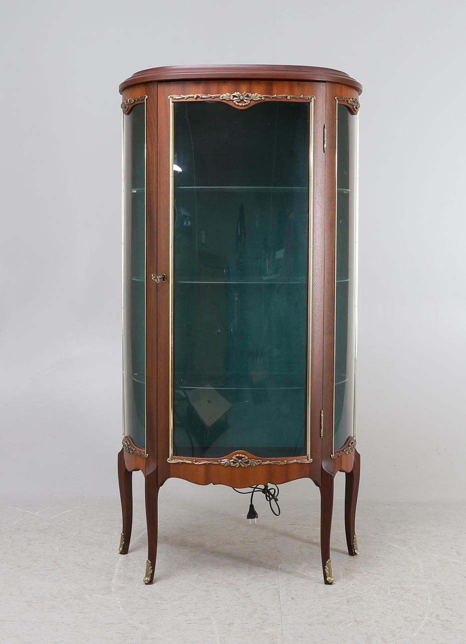 VITRINSKÅP, rokokostil, 1900-tal.