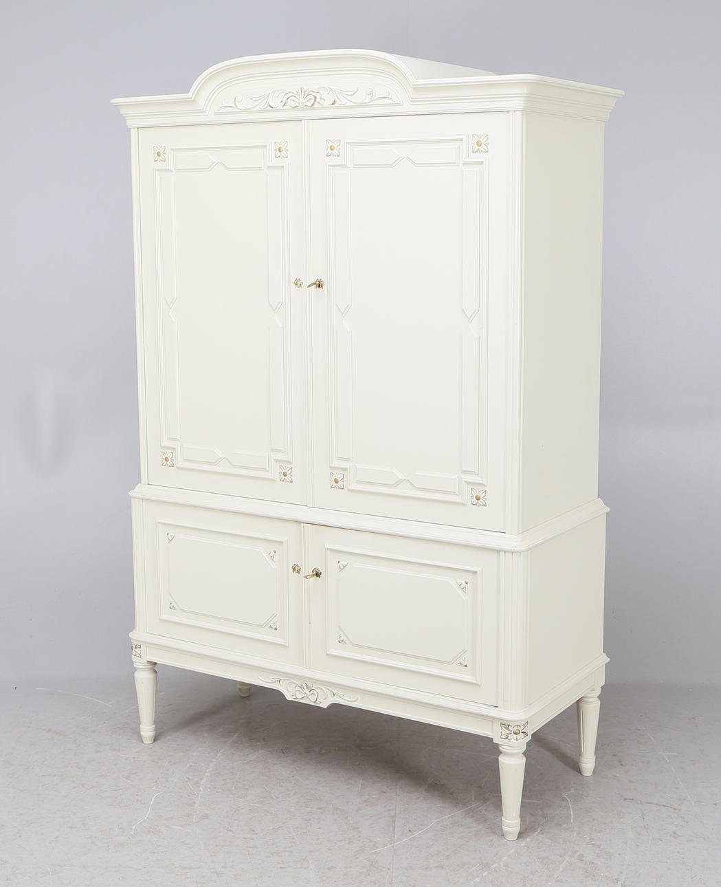 SALSSKÅP, gustaviansk stil, 1900-tal.