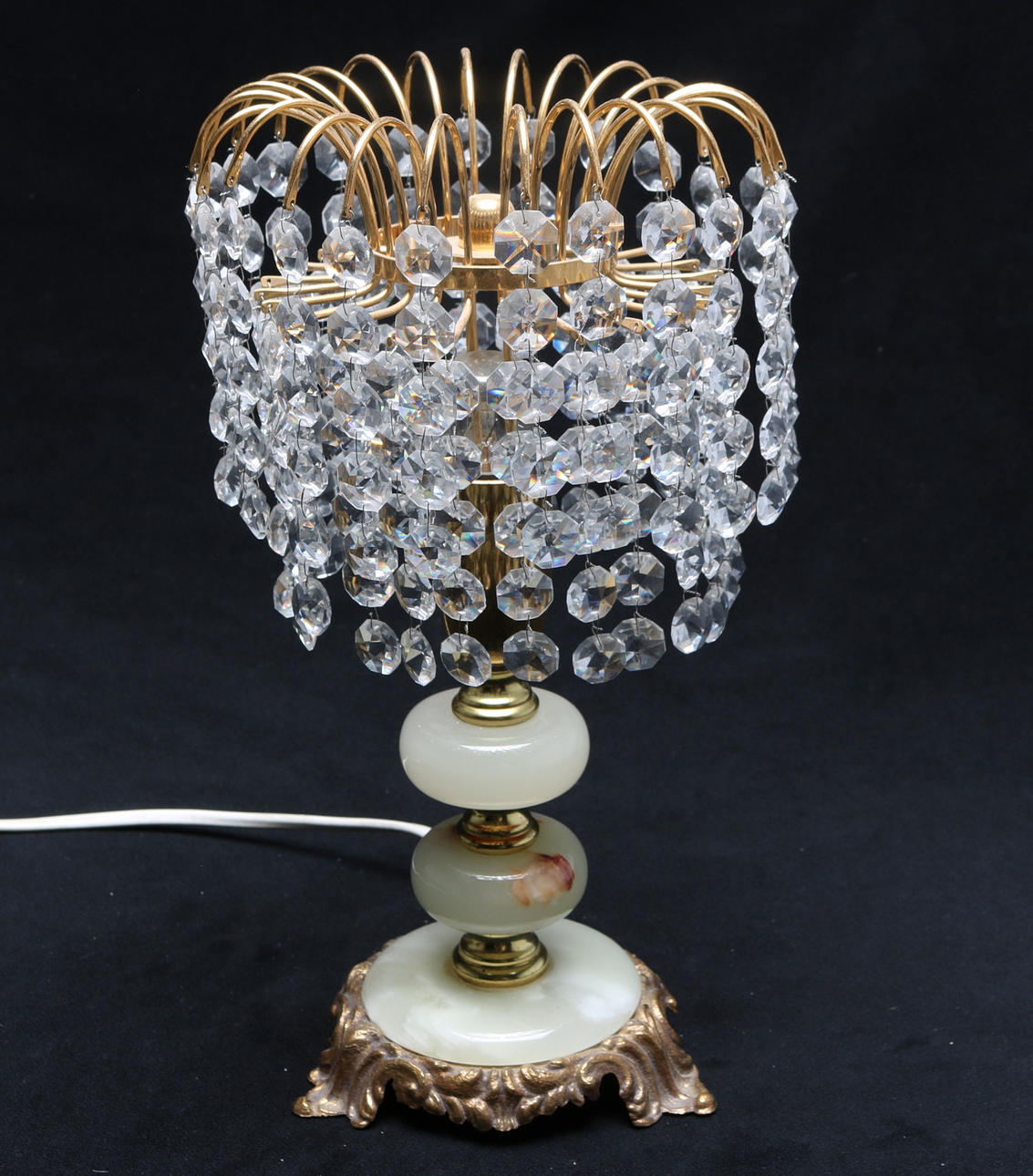 BORDSLAMPA, mässing och sten, Sävsjö, 1900-tal.