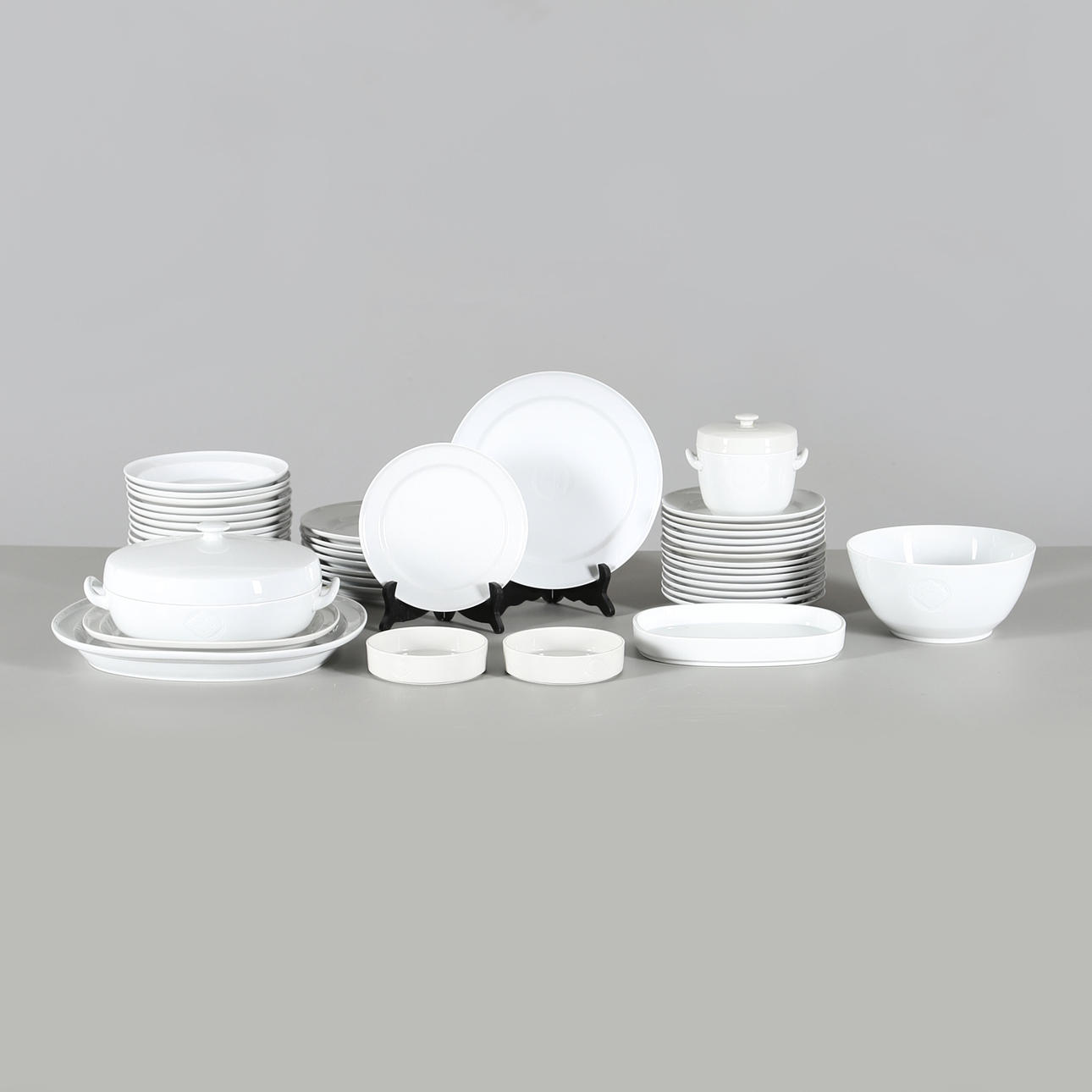 MATSERVIS, 43 delar, stengods, Royal Copenhagen "Gemma" Danmark.