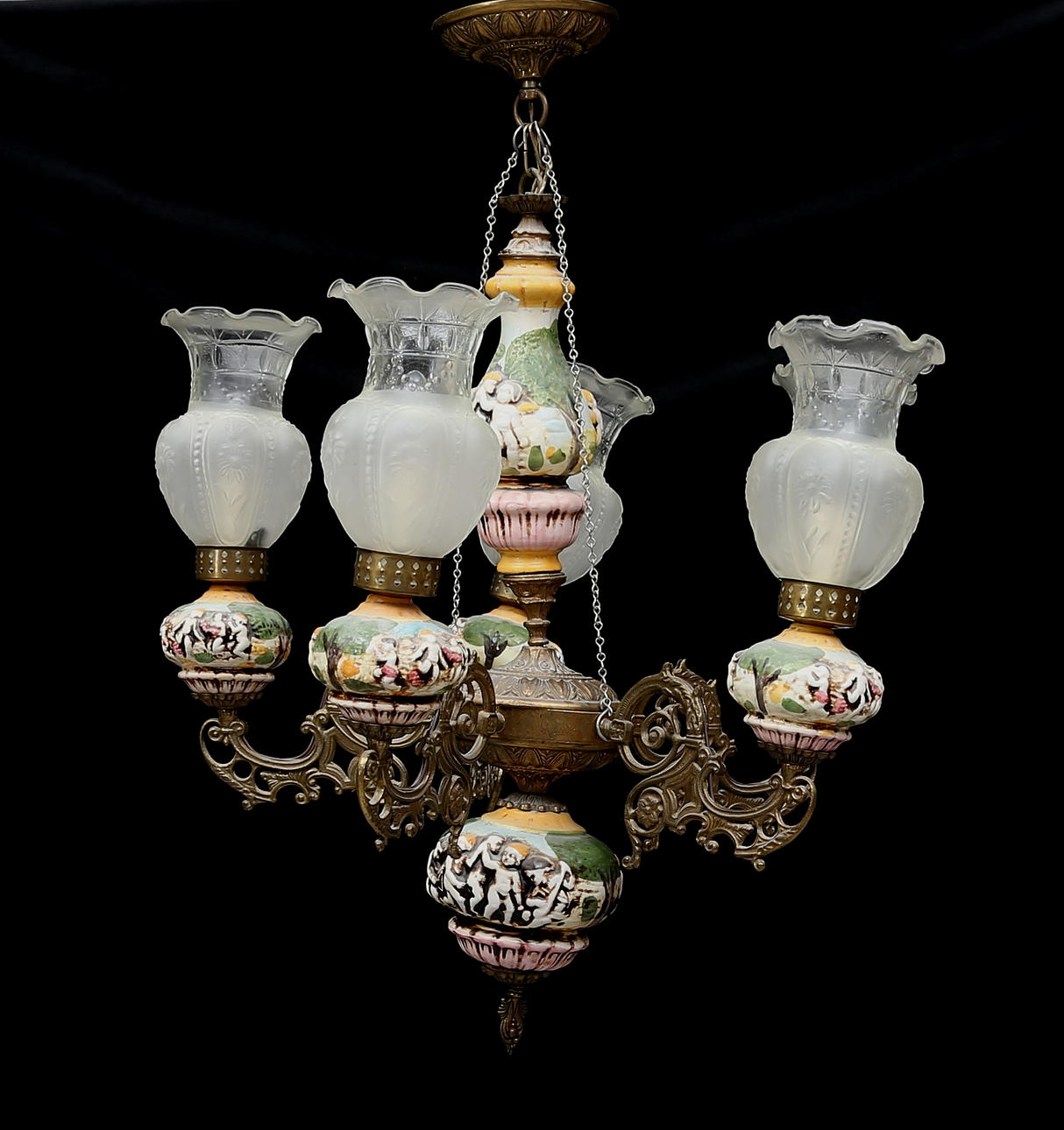 TAKLAMPA, majolika, 1900-talets första del.