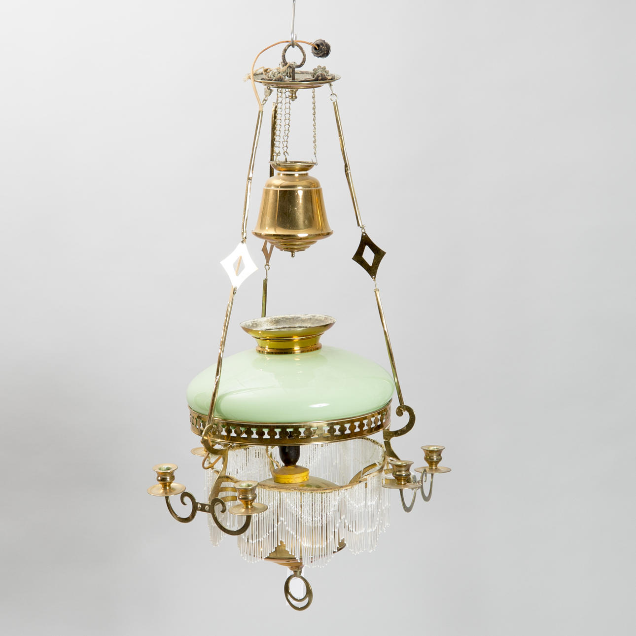 TAKFOTOGENLAMPA, mässing/glas/pärlfrans, jugend.