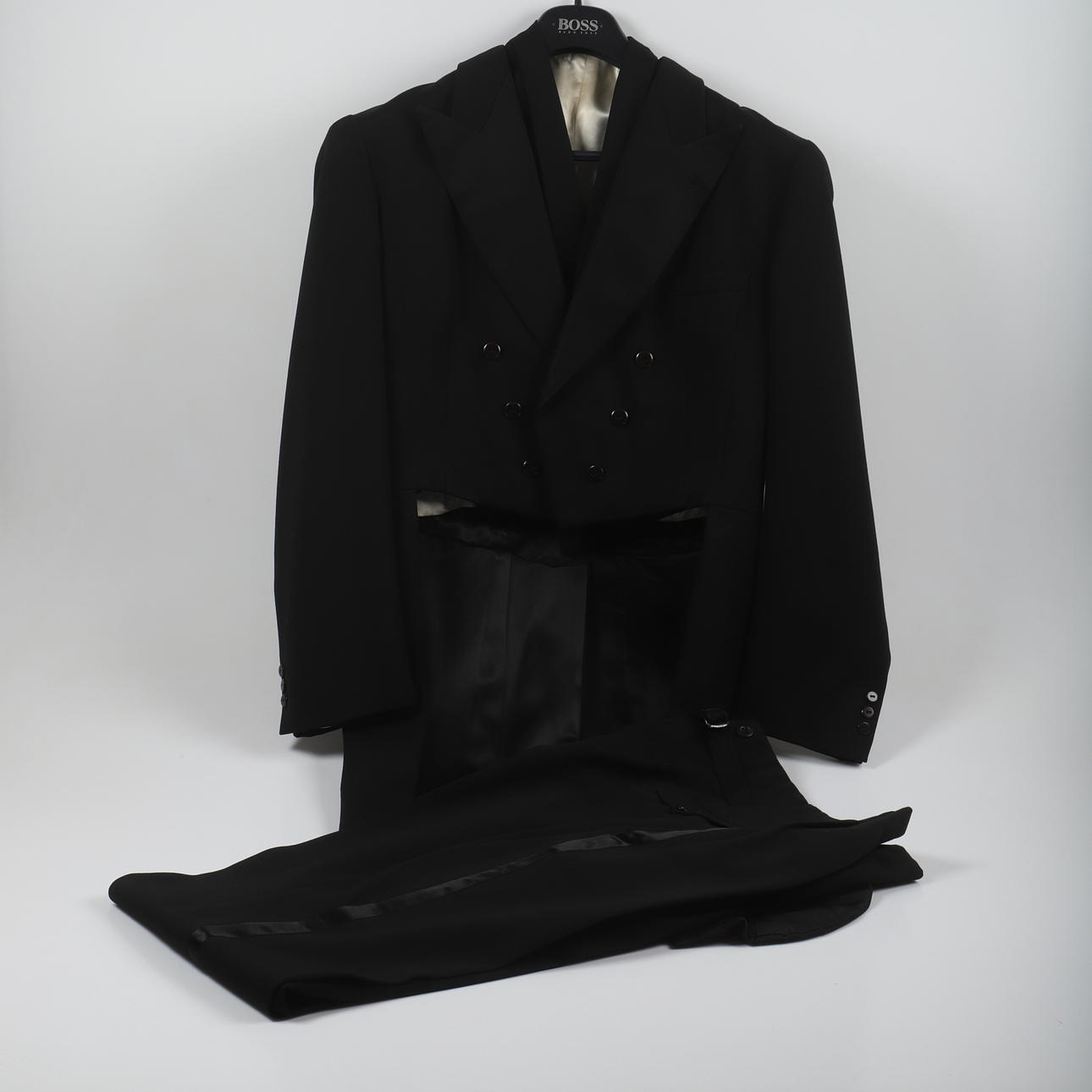 A 3-piece FRACK, Style, 20th century.