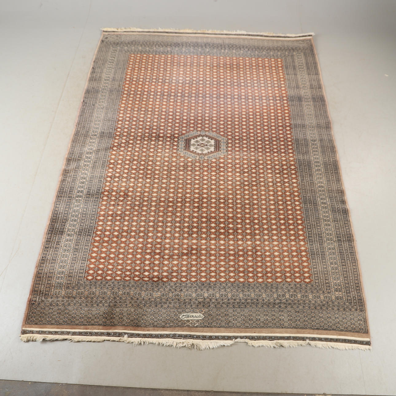 CARPET, oriental, signed, 269 x 192 cm.