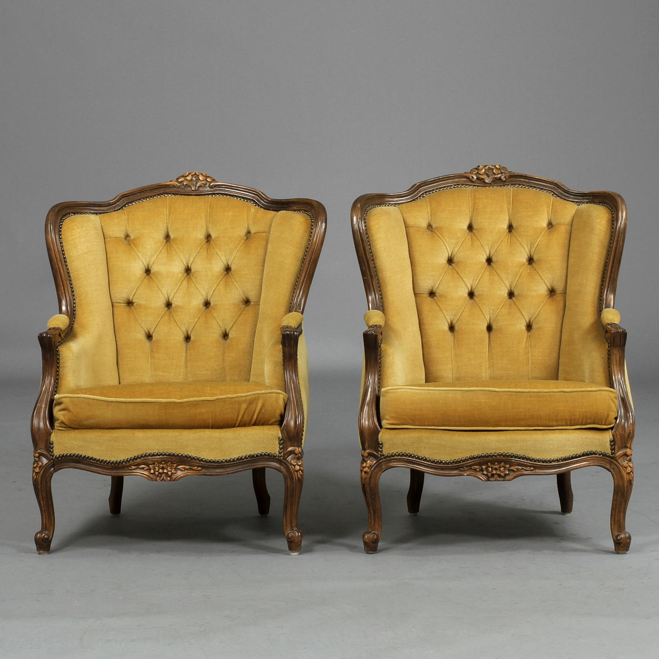 FÅTÖLJER, 1 par, rokokostil, 1900-tal.