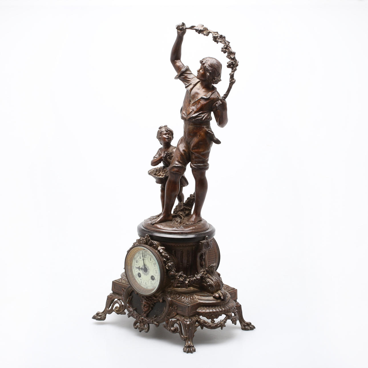 TABLE CLOCK, bronze patinated metal, around 1900.
