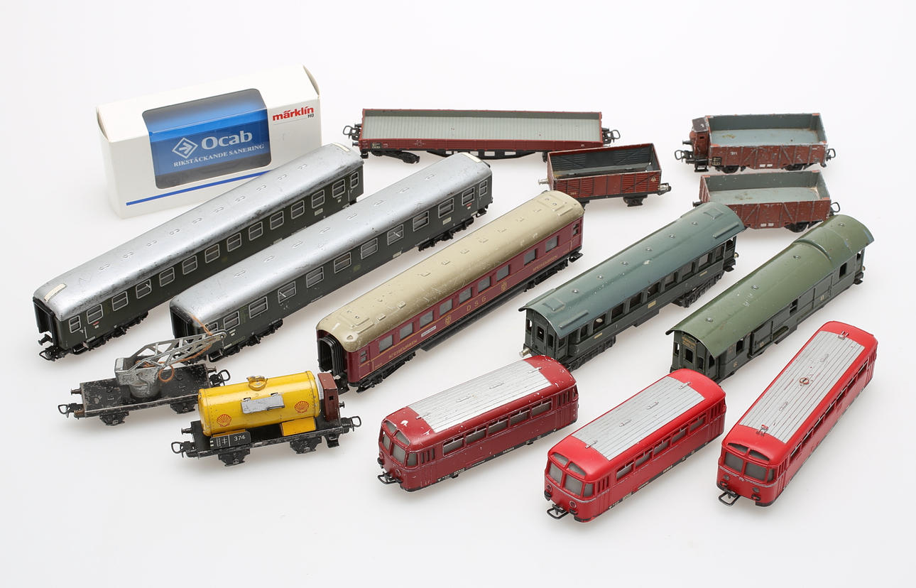 MÄRKLIN, rälsbuss, 3 st samt vagnar, 12 st.