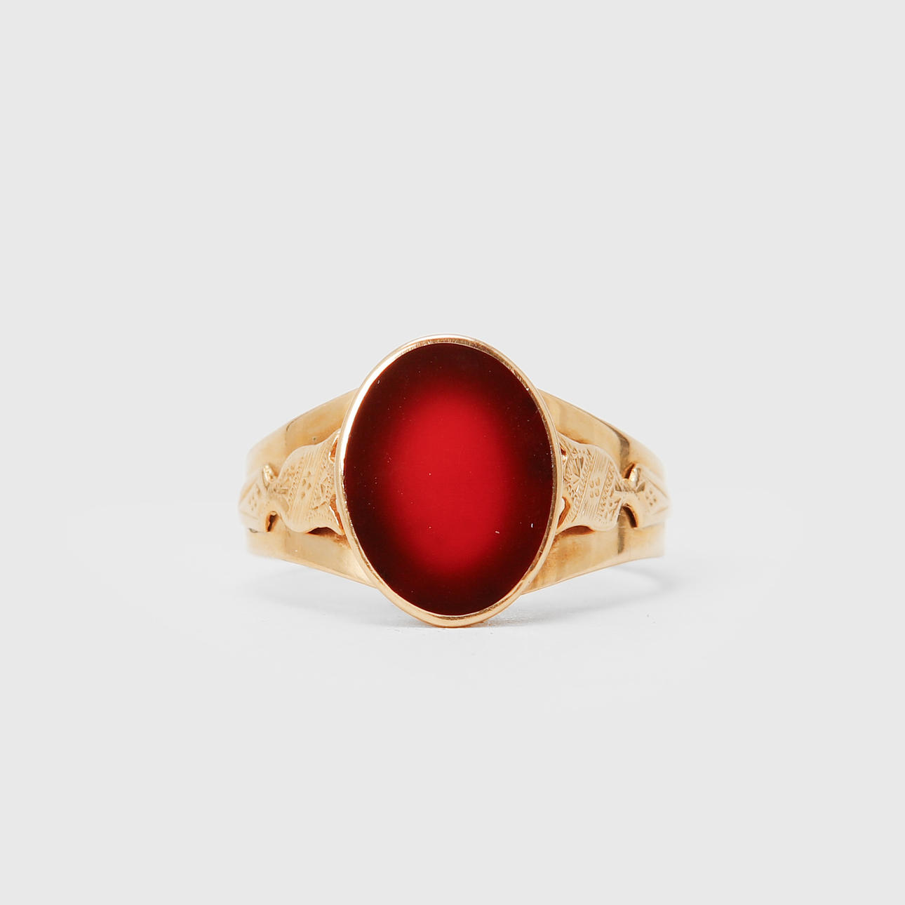 RING, 18k guld med röd sten, vikt ca 2,4 gram. Smycken & Ädelstenar ...