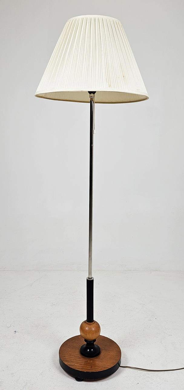 A 1930s Art Deco floor lamp.