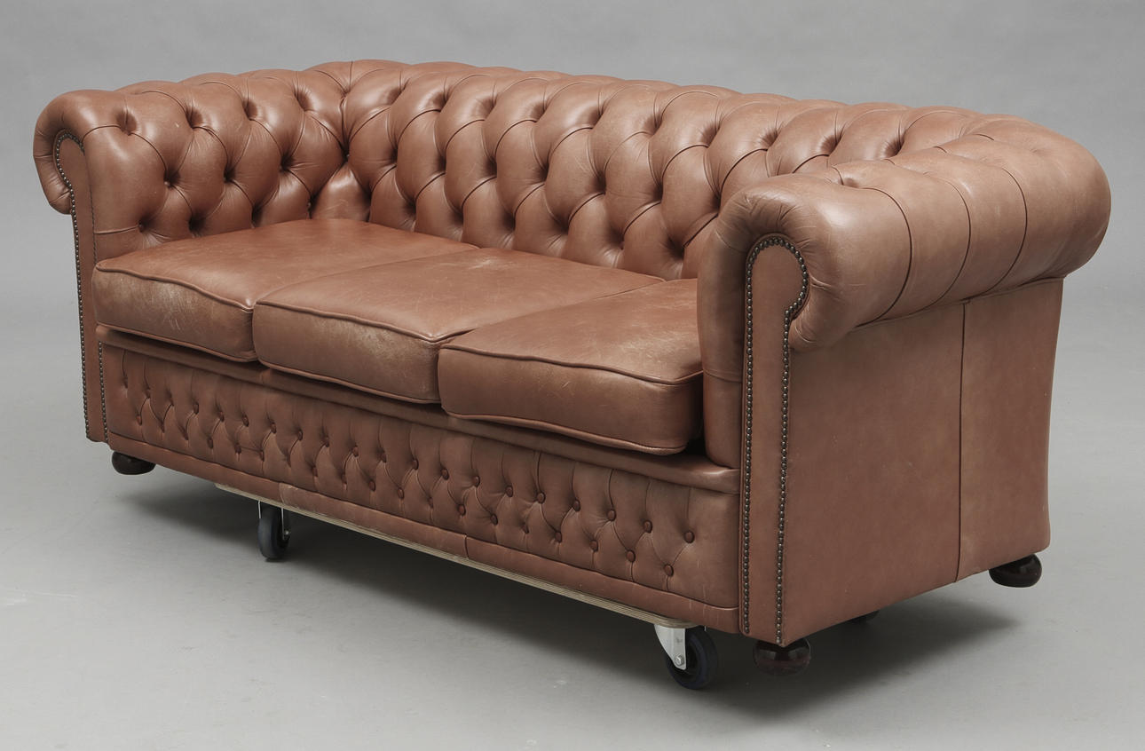 CHESTERFIELDSOFFA, Winchester furniture, England.