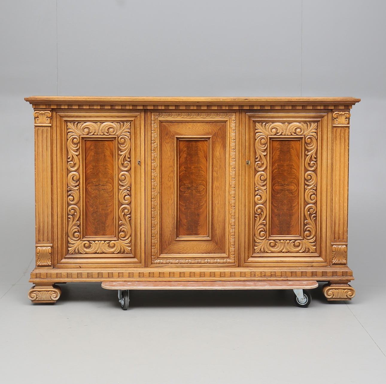 SIDEBORD, ek, barockstil, 1900-talets första del.