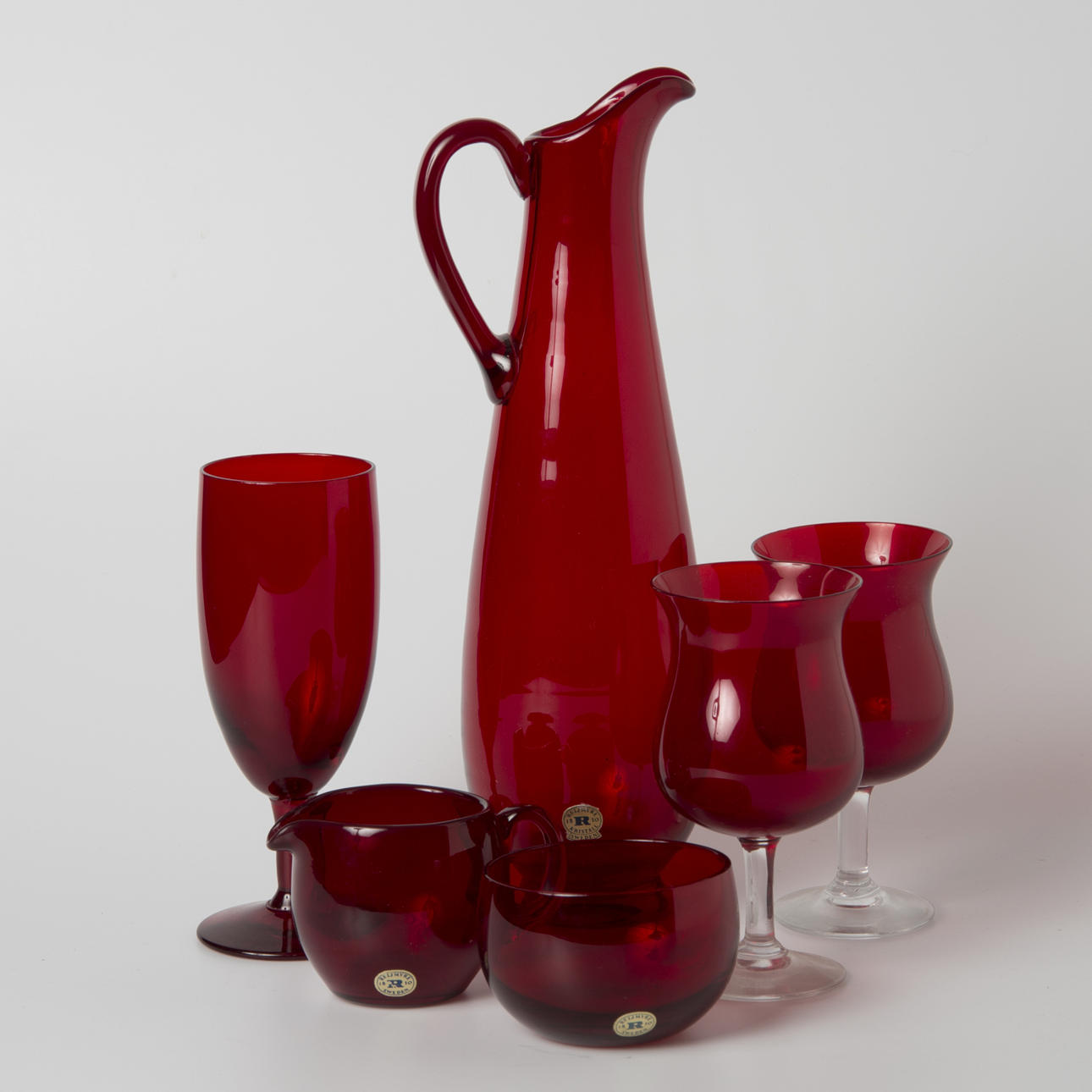 KANNA, GLAS M.M, rött glas, bl.a. Reijmyre.