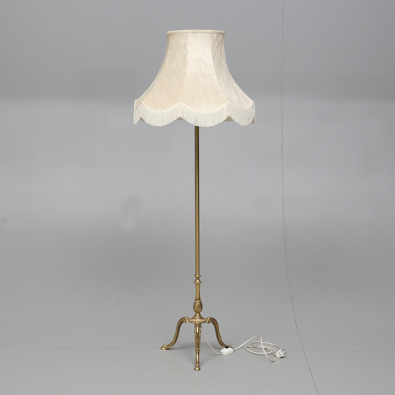 GOLVLAMPA, 1900-talets andra hälft.