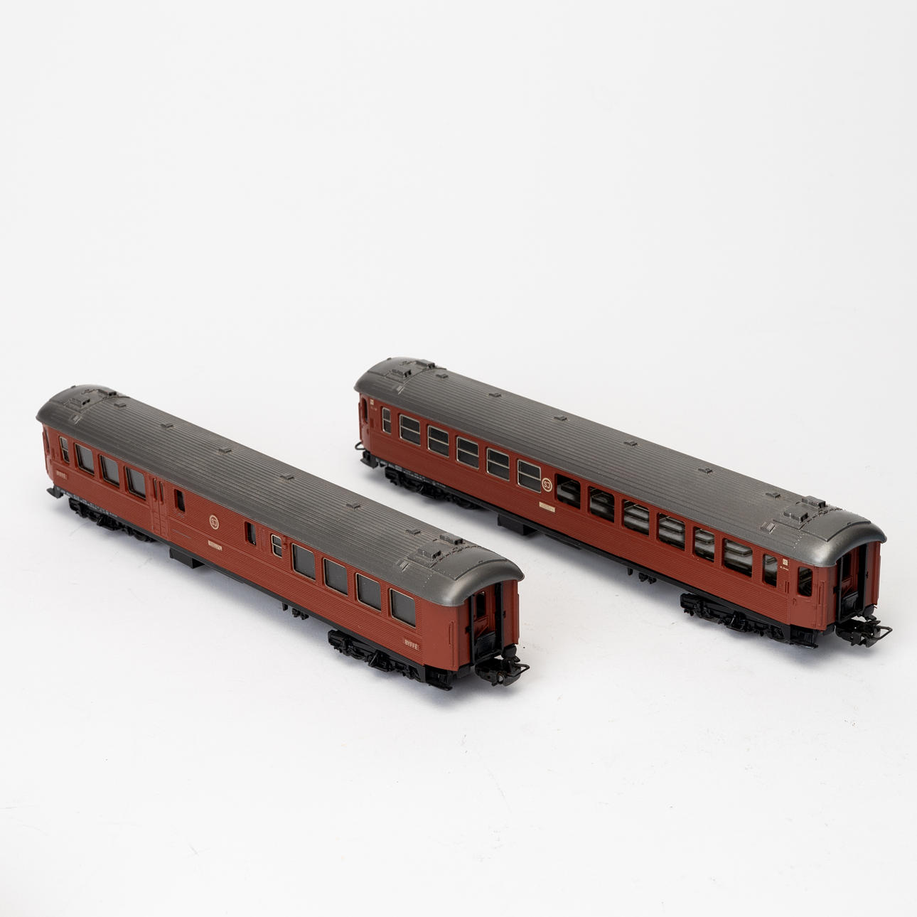 MÄRKLIN, 3043 SJ Elektrolokomotive Rc 1010, 2 SJ Reisezugwagen und 5 ...