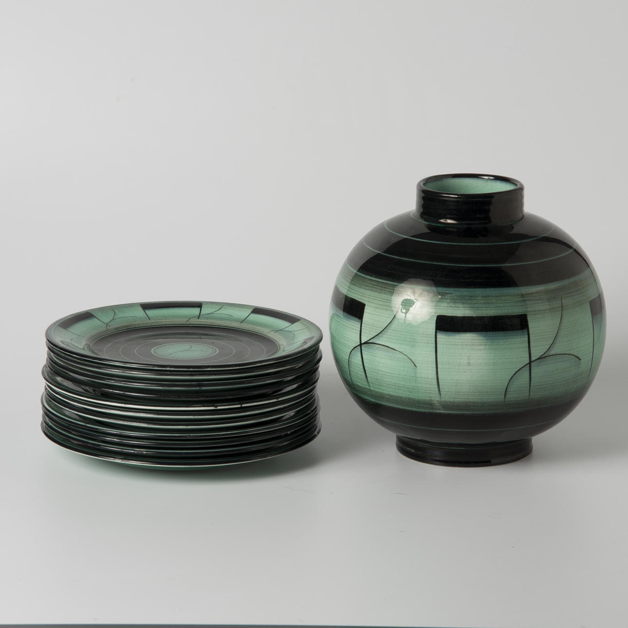 VAS SAMT ASSIETTER, 12 delar, Ilse Claesson, Rörstrand.