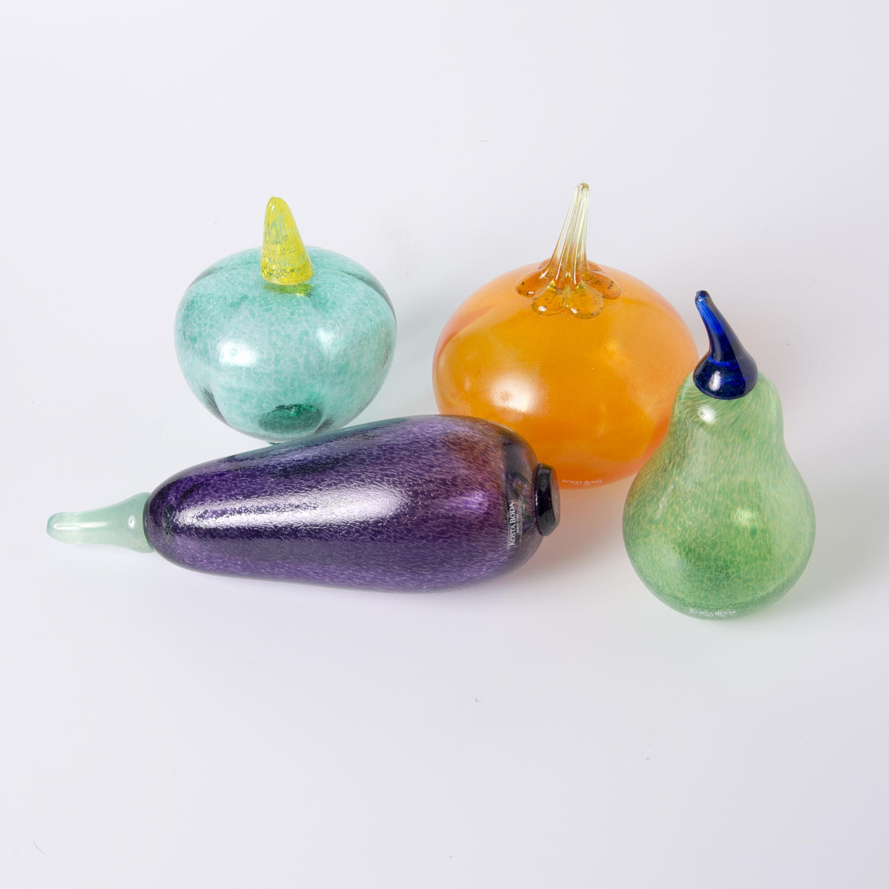 SKULPTURER, 4 stycken frukter, Gunnel Sahlin, Kosta Boda.