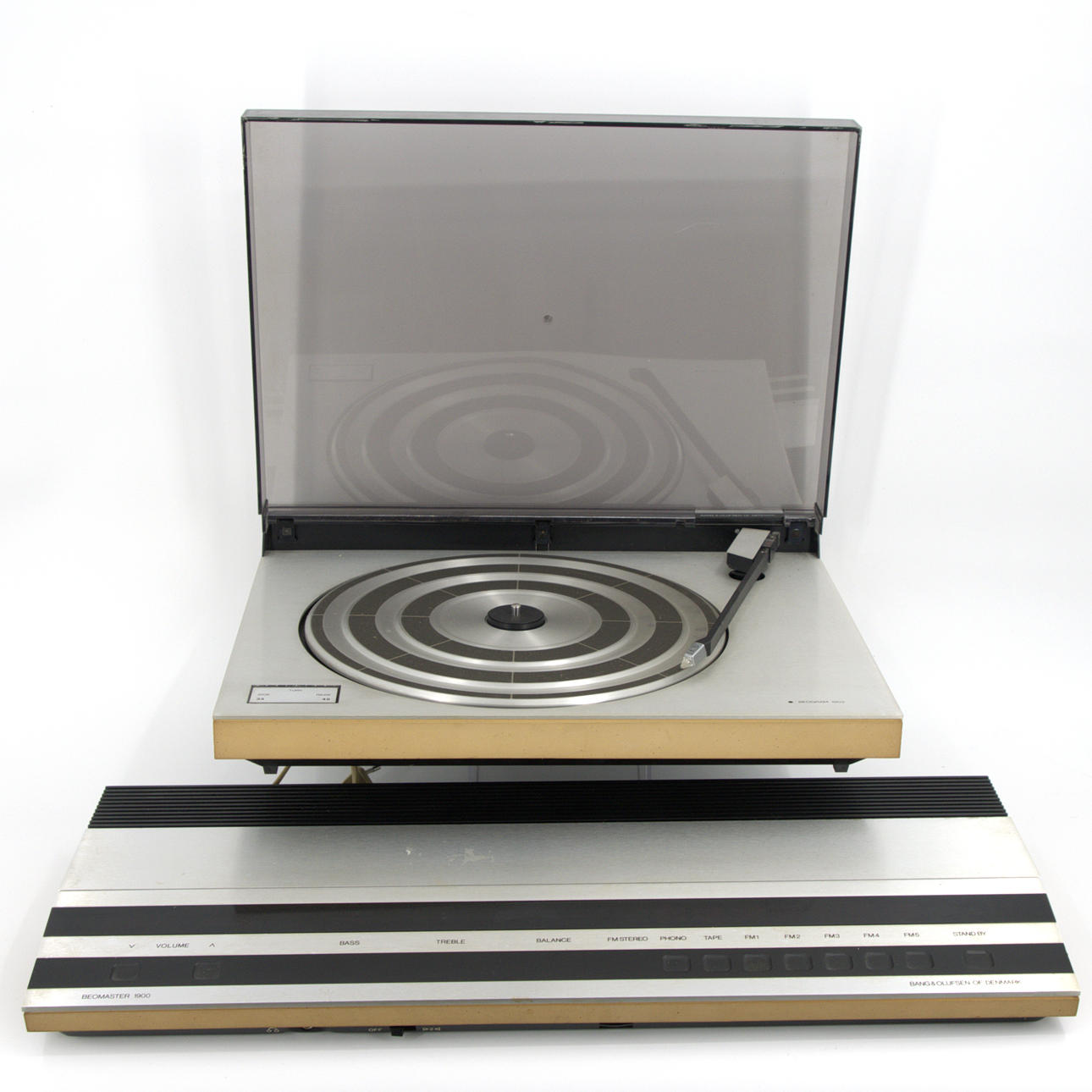 BANG & OLUFSEN, Beogram 1902, Beomaster 1900, Denmark.