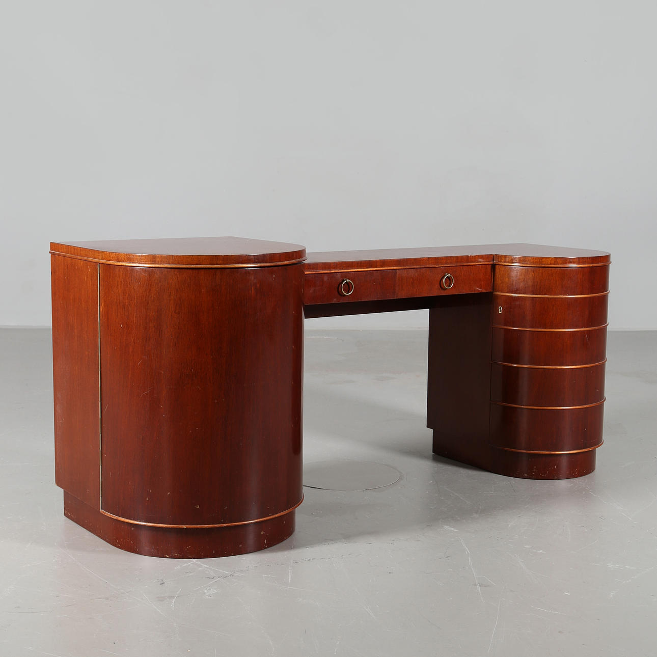 SMINKBORD, mahognyfaner, 1900-talets första hälft.