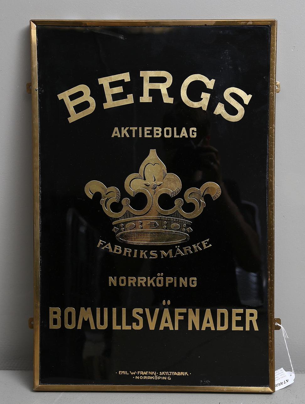 REKLAMSKYLT Glas, "Bergs Aktiebolag", Emil W. Fraenki skyltfabrik Norrköping, 1900-talets första del.