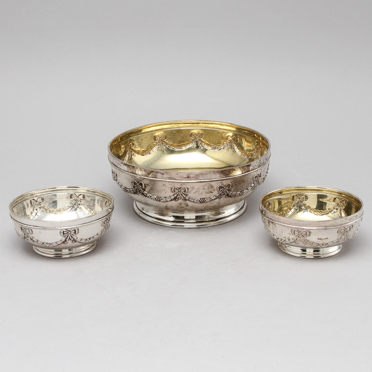 SKÅLAR, 3 st, silver, Hallberg, Stockholm, 1911. Ca 888 gram.