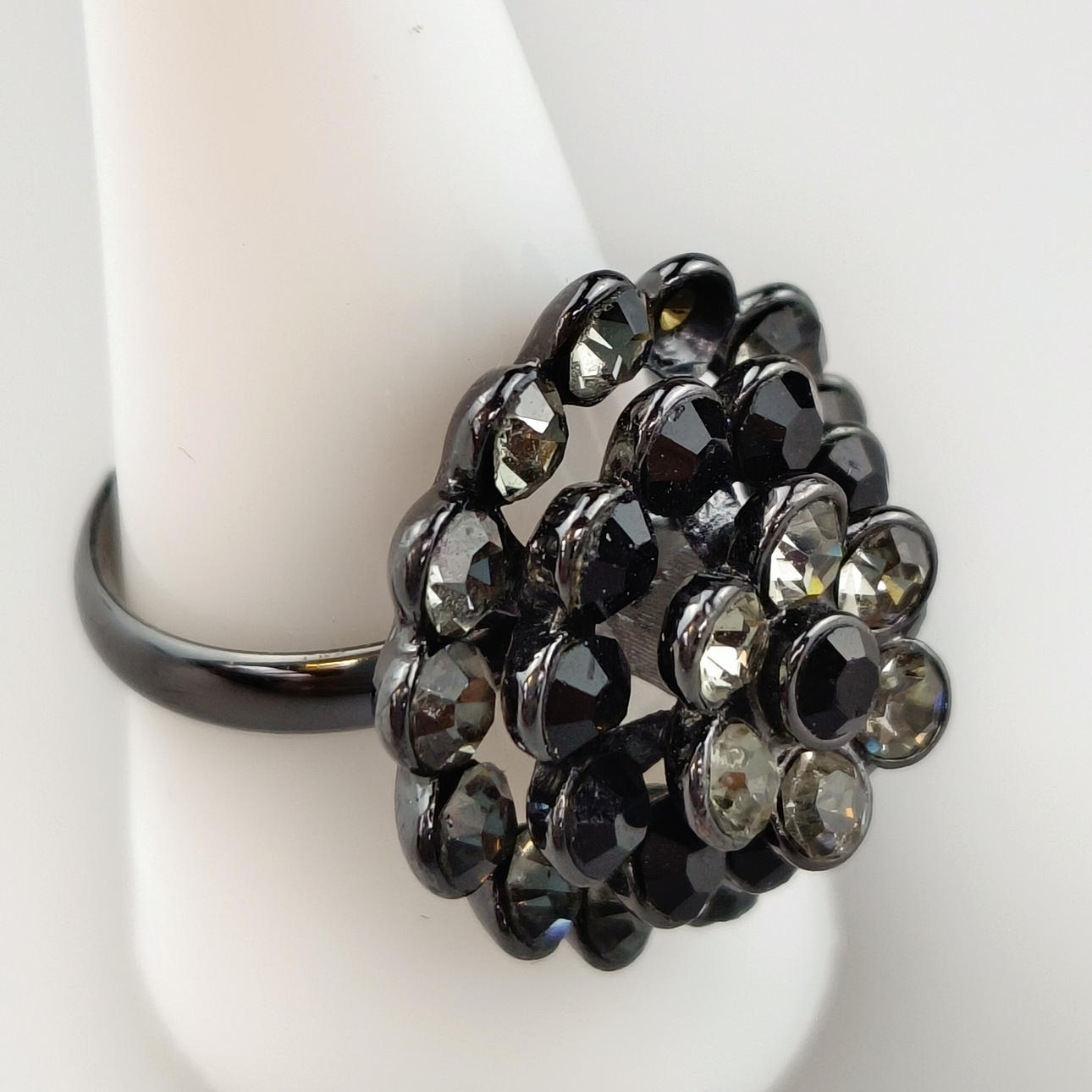 “GOTHIC” ROSETTE RING WITH ROCK CRYSTAL AND ONYX.