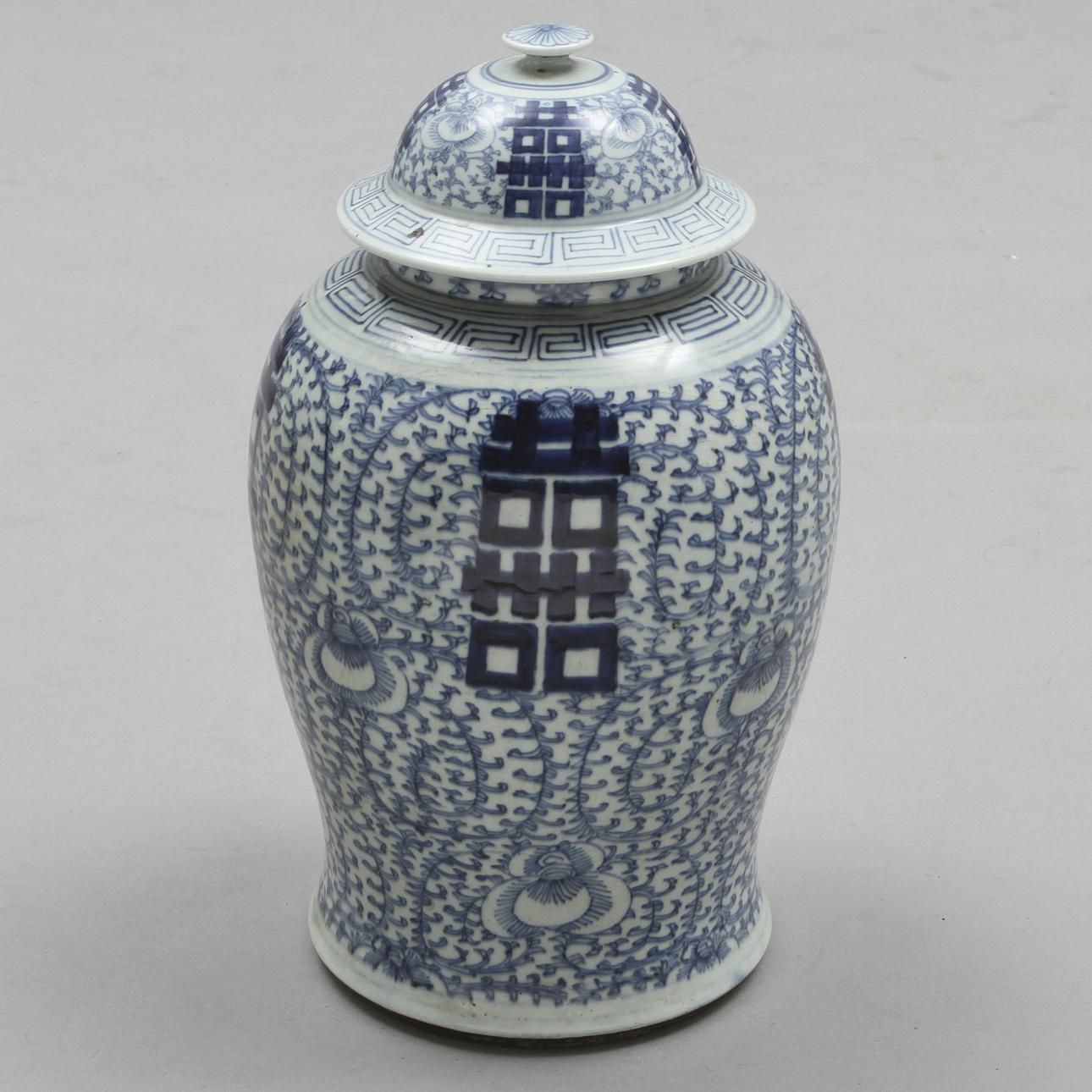 LOCKURNA, porslin, Kina, 1800-tal.