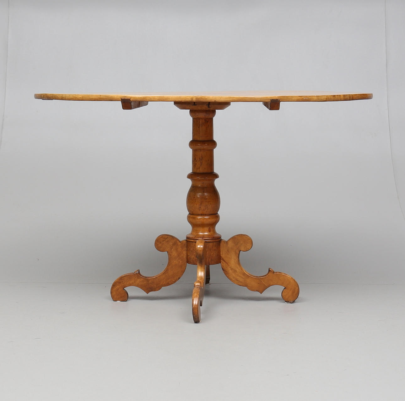 BORD, 1900-talets första hälft.