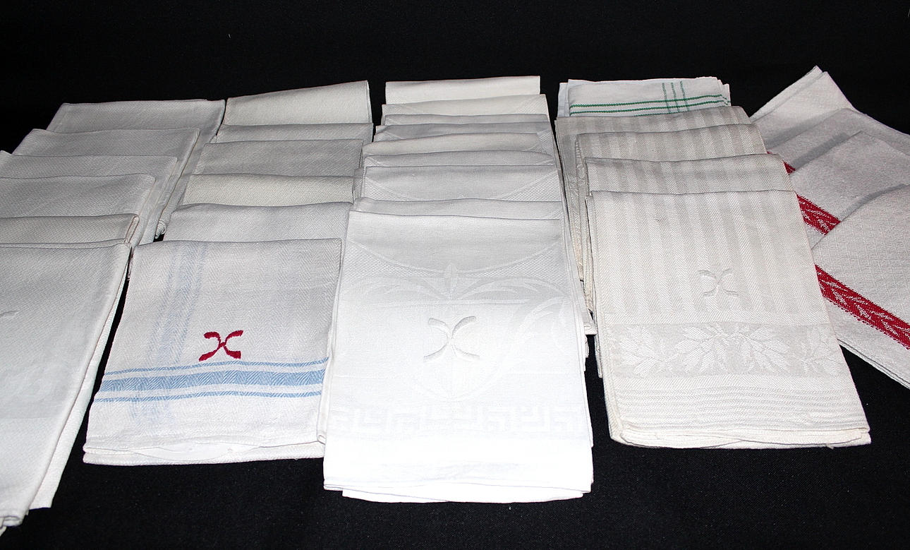 LINNEHANDUKAR, ca 31 st. 6 st, kräft servetter.