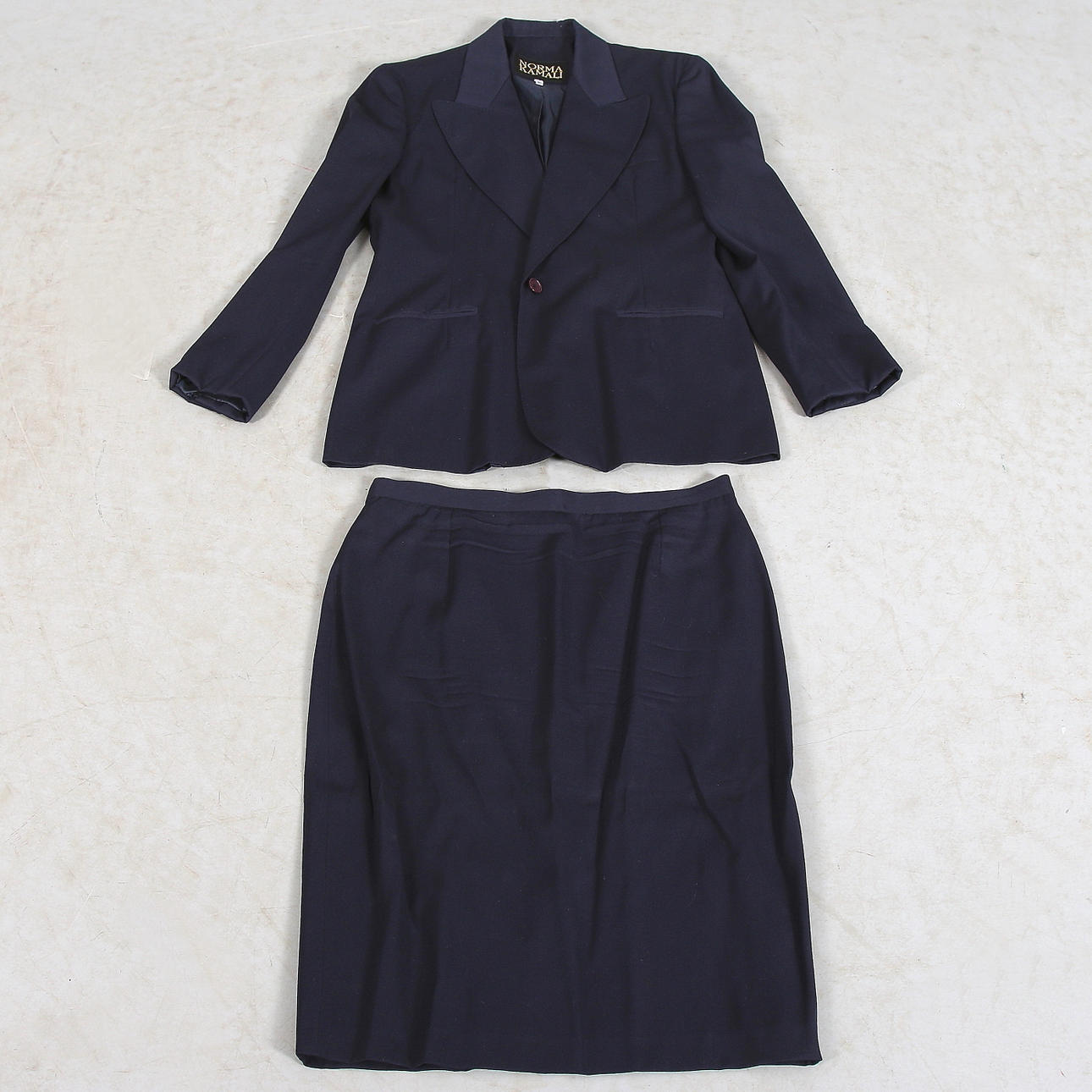 NORMA KAMALI. Kavaj och kjol, 100% ull, Italien, Strl.ca 42.