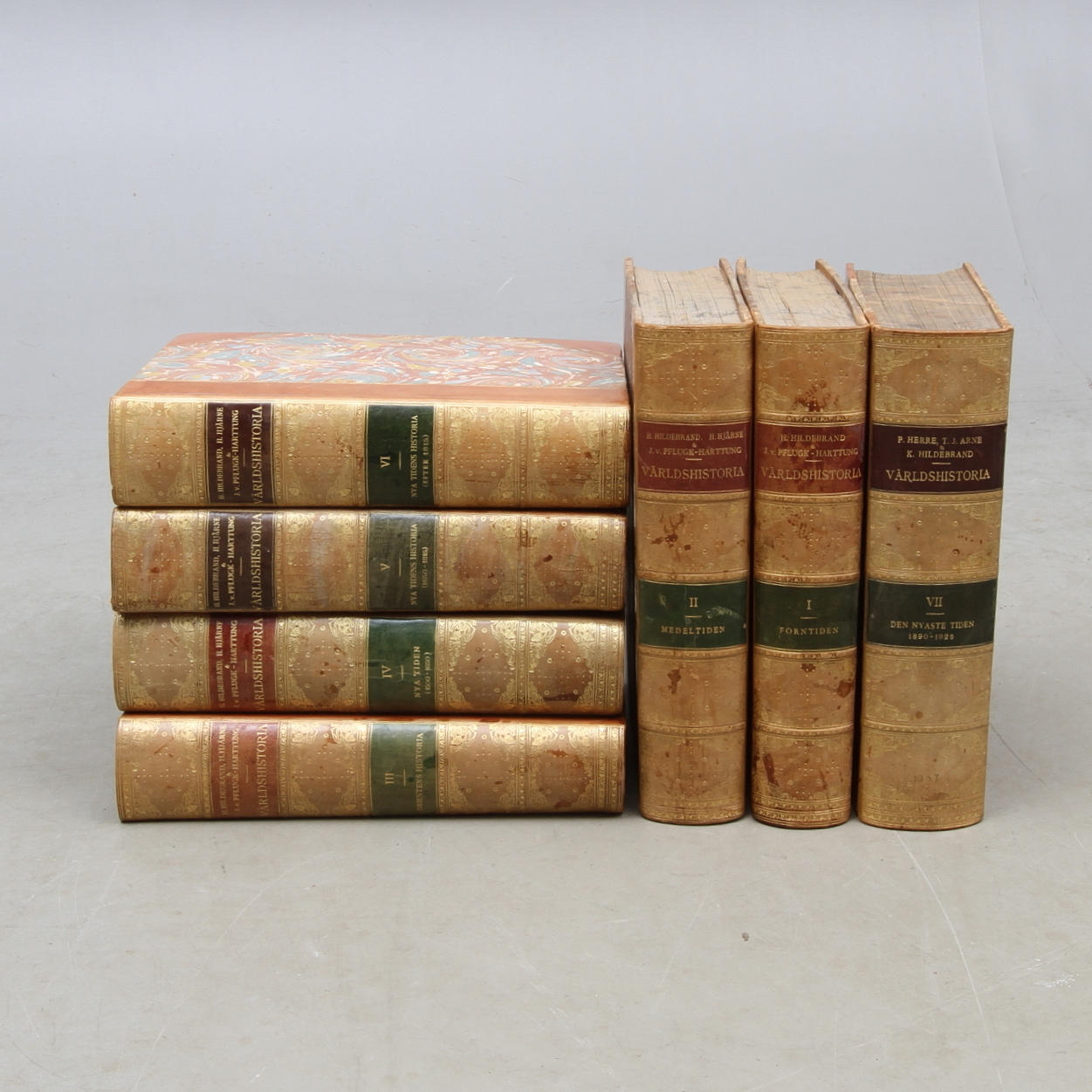 BÖCKER, 7 volymer, "Världshistoria", del I-VII, bland annat Hans Hildebrand, 1912 - 1918.