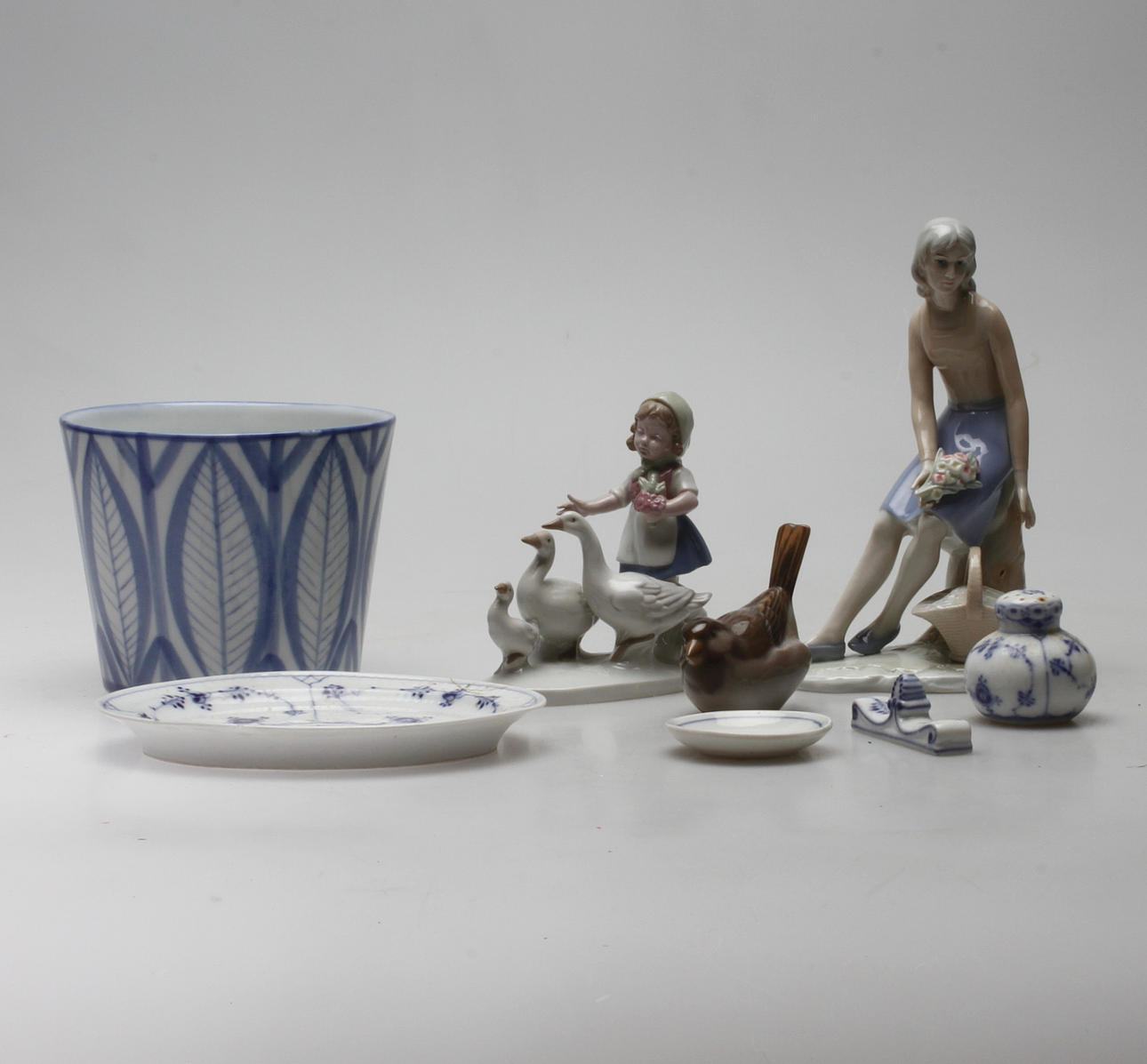 KERAMIK, 8 delar, bland annat Royal Copenhagen.