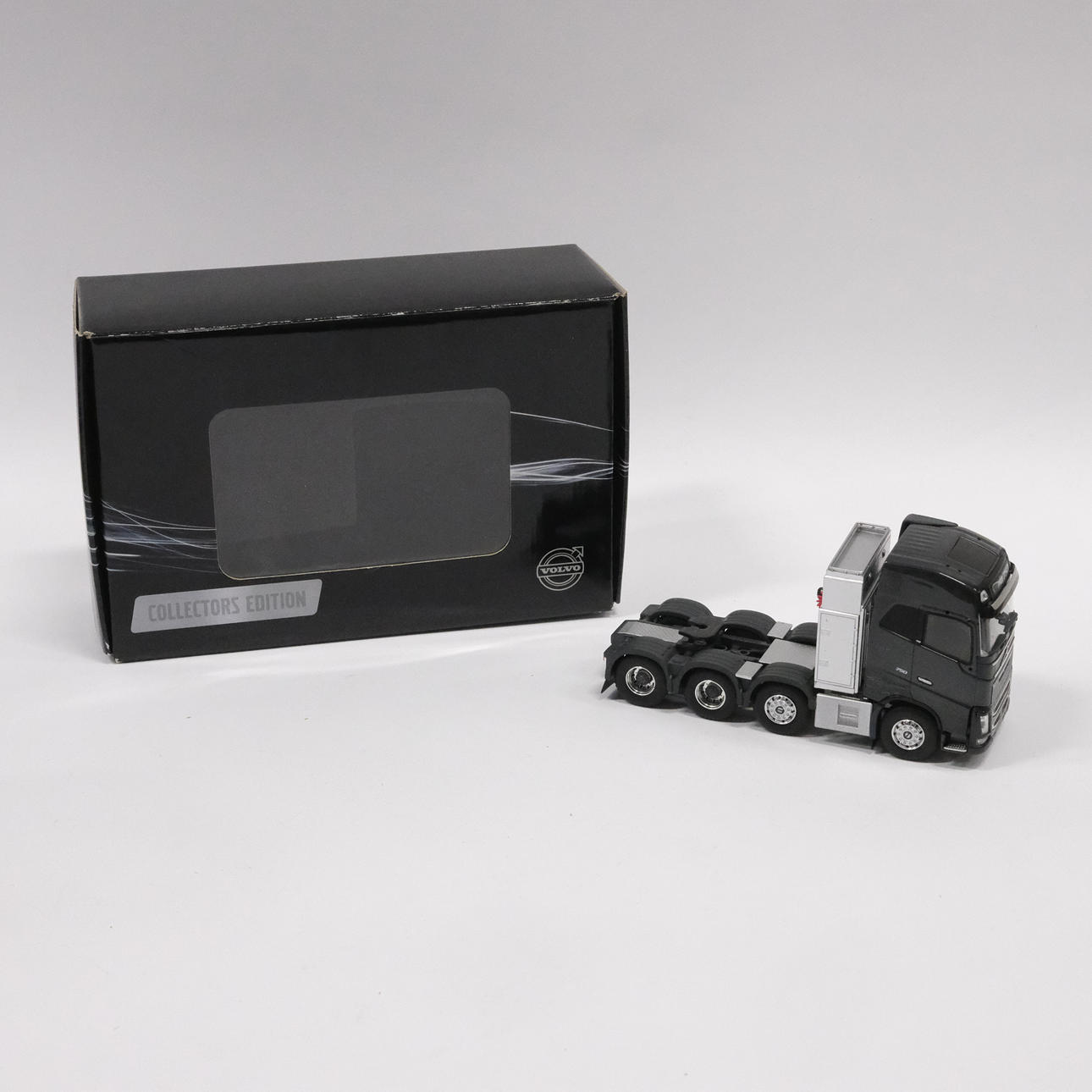MODEL CARS, 7 WORK VEHICLES, VOLVO, COLLECTORS EDITION, SCALE 1:50