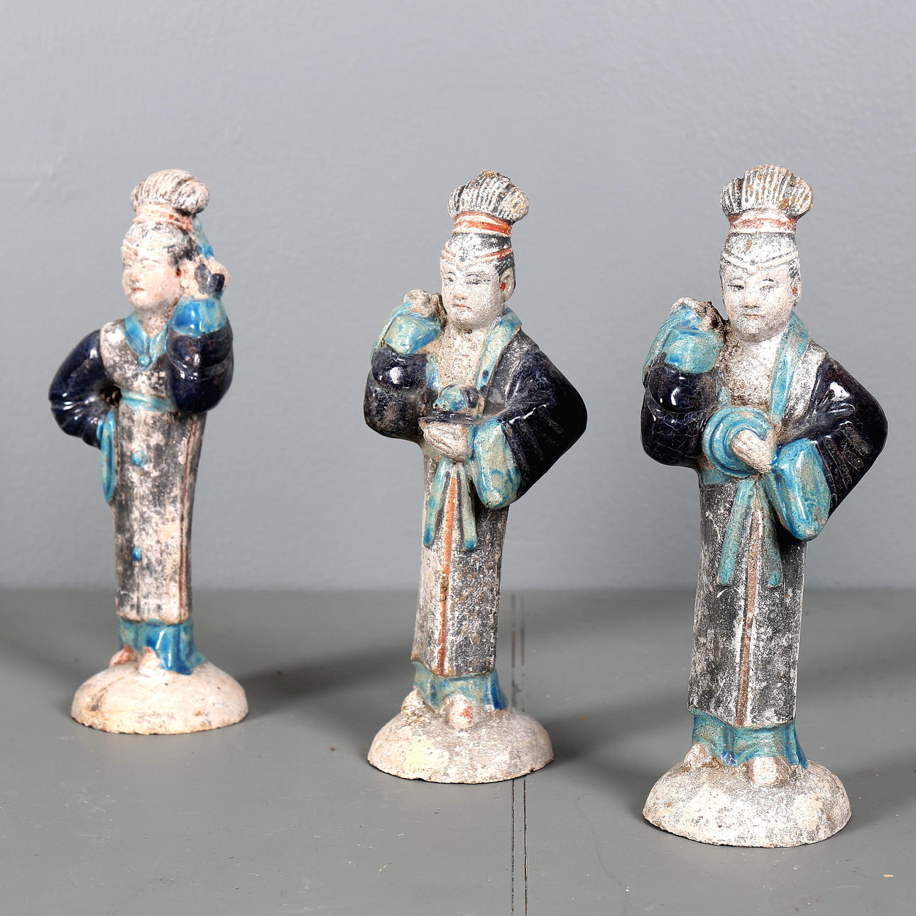 TERRACOTTAFIGURER, 3 st, Ming dynastin, 15/1600-tal, Kina.