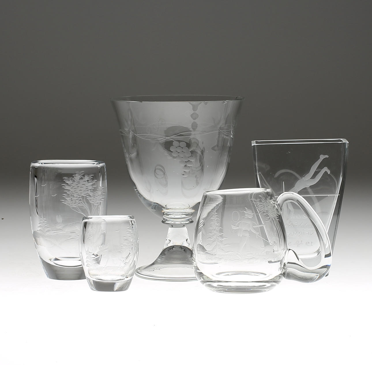 GLASFÖREMÅL, 5 st, Reijmyre, gravyr av Heinrich Oppelt.