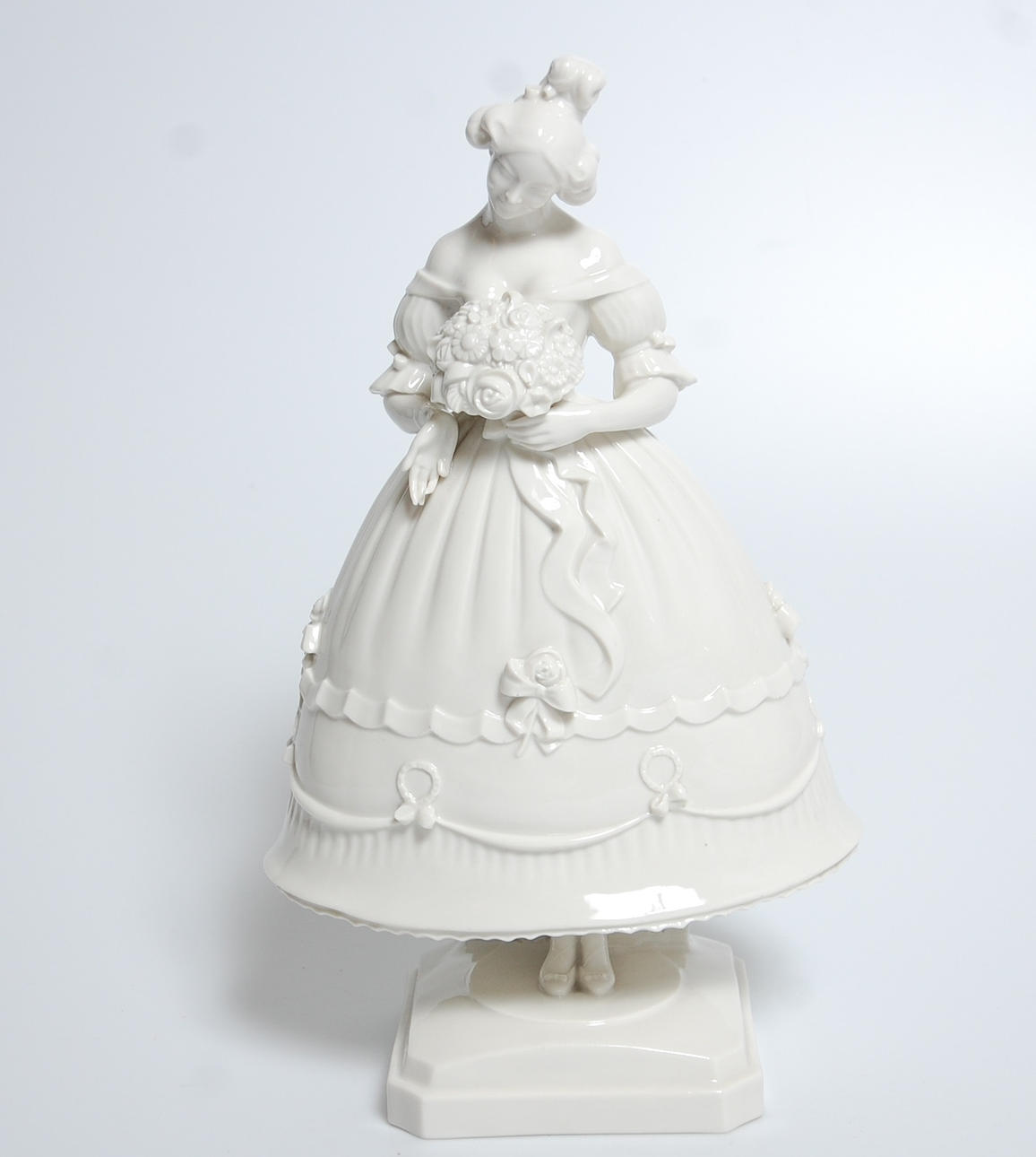 GUSTAV OPPEL. figurin, porslin, Schwarzburgerwerk, 1900 talets första hälft.