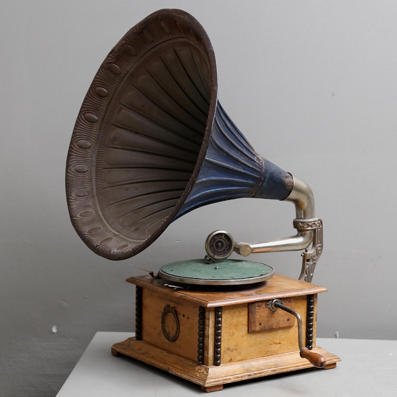 TRATTGRAMMOFON, jugend, tidigt 1900-tal.