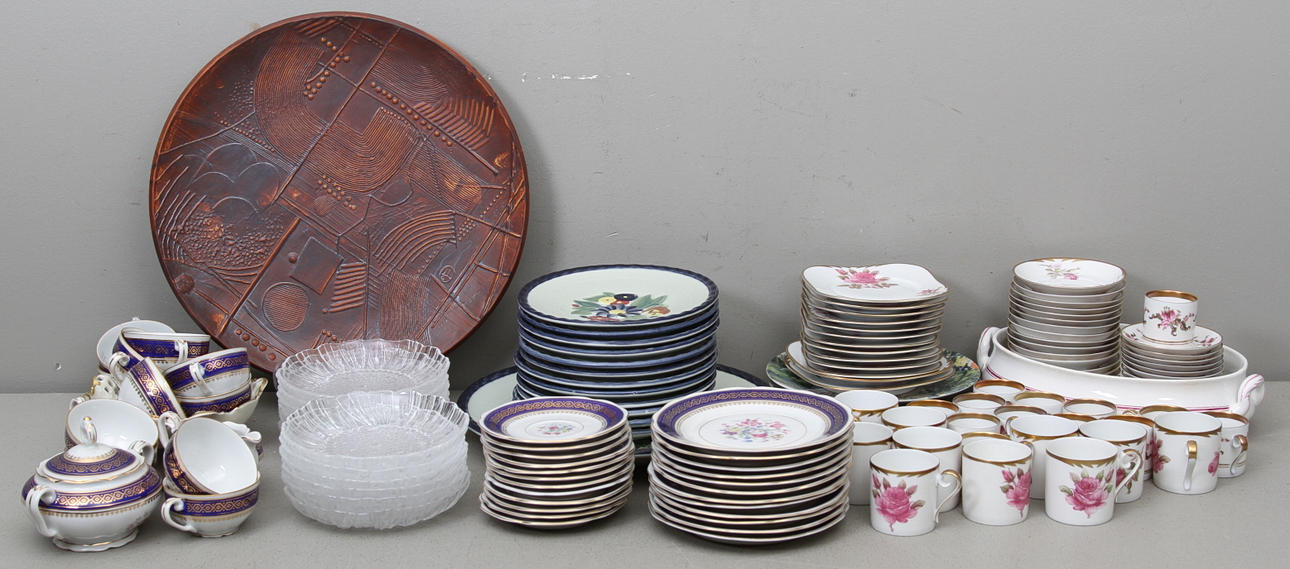 KERAMIK och GLAS, bl.a. Hackefors, Rörstrand, Gustavsberg, Rosenthal, 1900-tal.