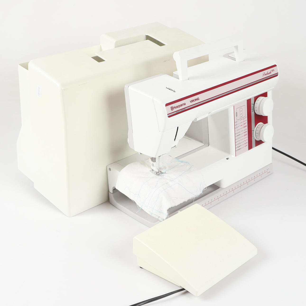 SEWING MACHINE, Viking Prelude 370, Husqvarna.