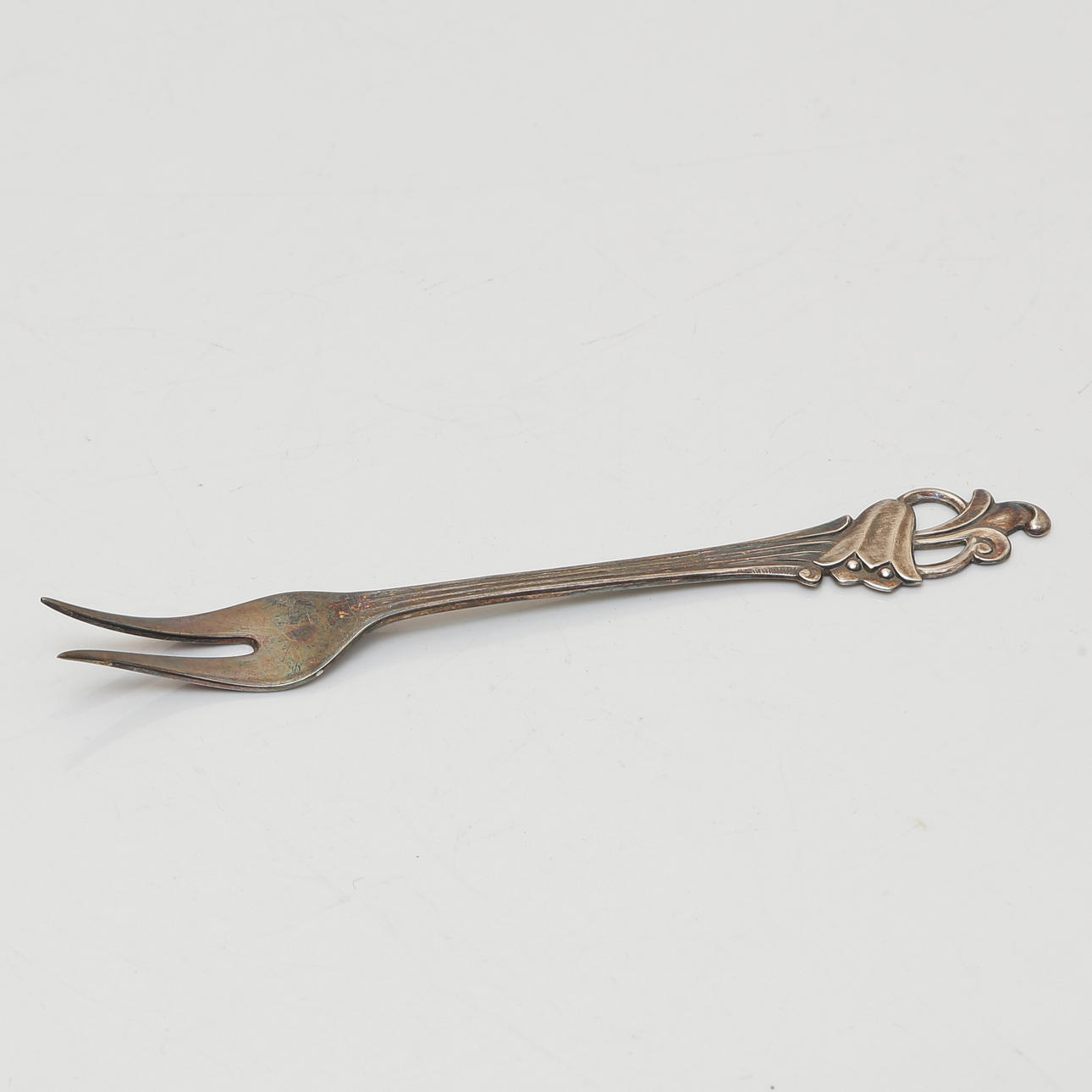 thorvald-marthinsen-silver-t-rtspade-kakt-ng-plockgaffel-bl-klocka