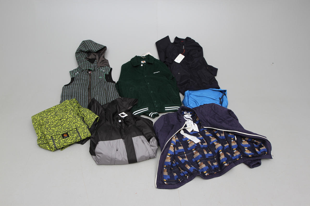 NYA KLÄDER, 7 del, storlek M, konkursen efter first aid.