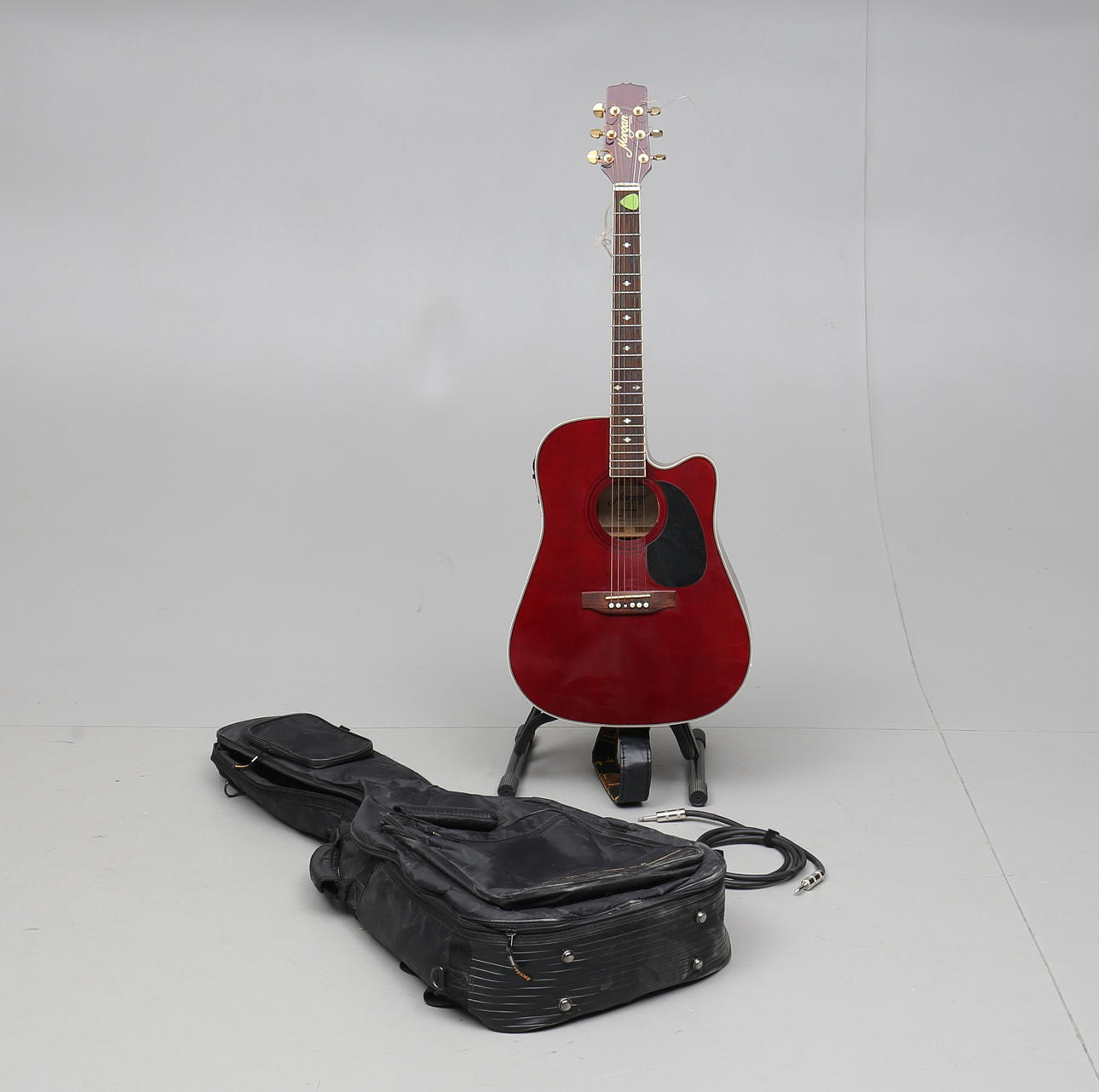 HALVAKUSTISK GITARR, 6-strängad, modell W300CETWR, Morgan.