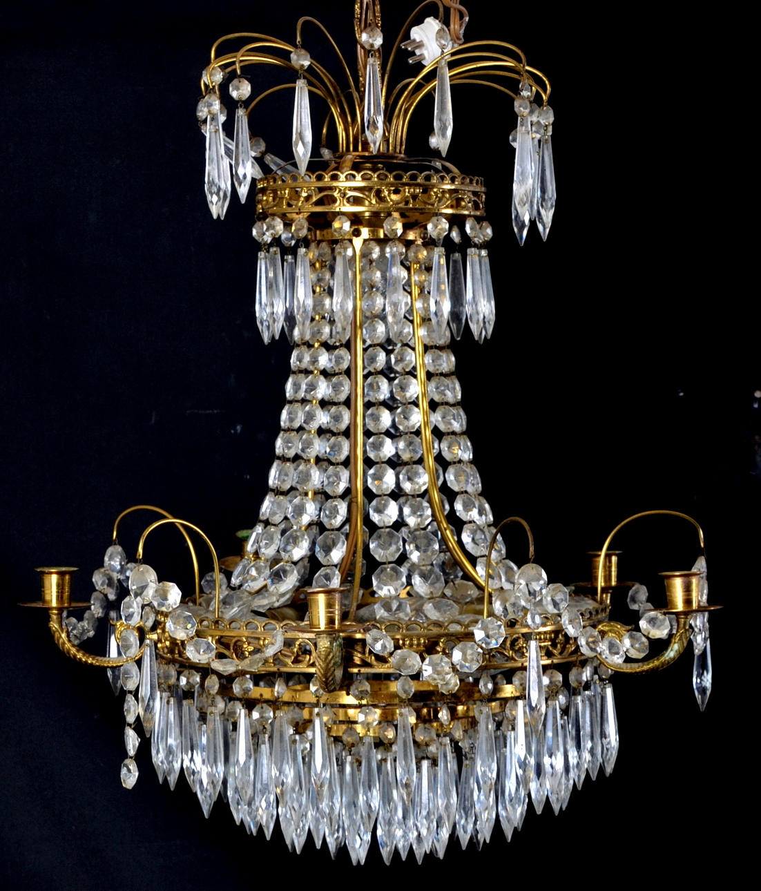 KRISTALLAMPA, mässing med prismor, 1900-tal.