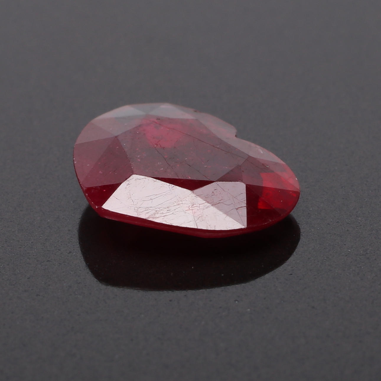 RUBIN, röd, 4,29 ct.